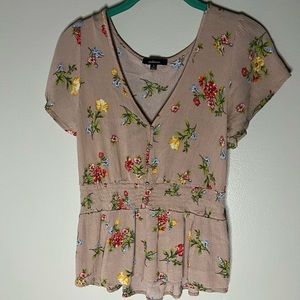 Ambiance top, size M, color tan